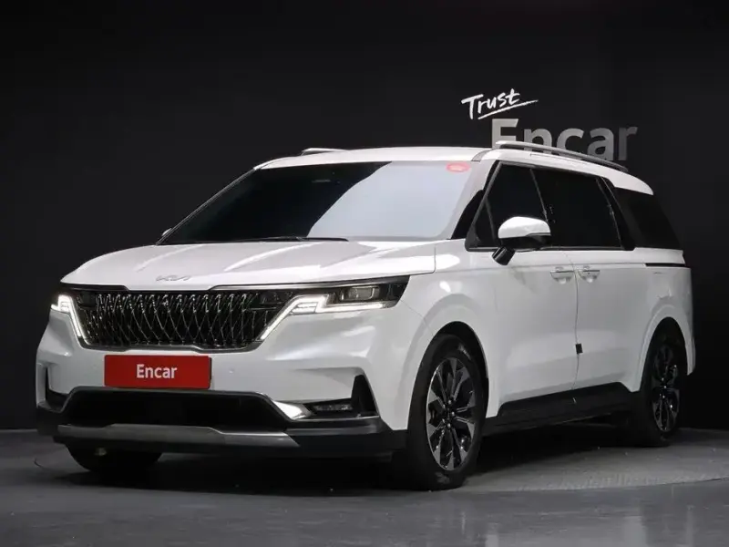 2023 Kia Carnival с пробегом 33 970 км