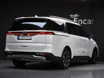 2023 Kia Carnival с пробегом 33 970 км
