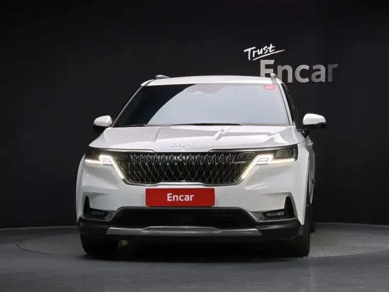 2023 Kia Carnival с пробегом 33 970 км