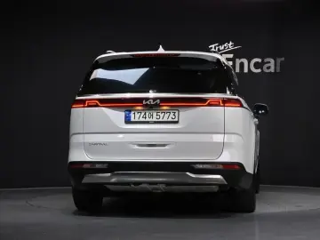 2023 Kia Carnival с пробегом 33 970 км