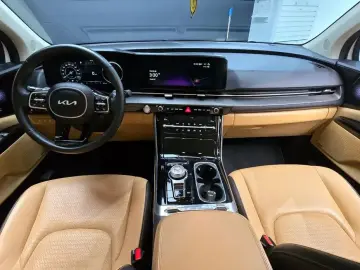 2023 Kia Carnival с пробегом 33 970 км
