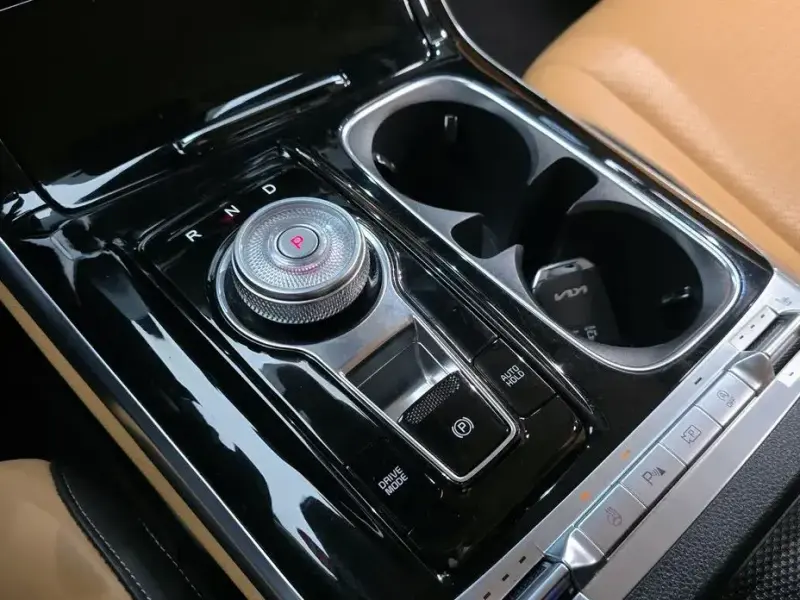 2023 Kia Carnival с пробегом 33 970 км