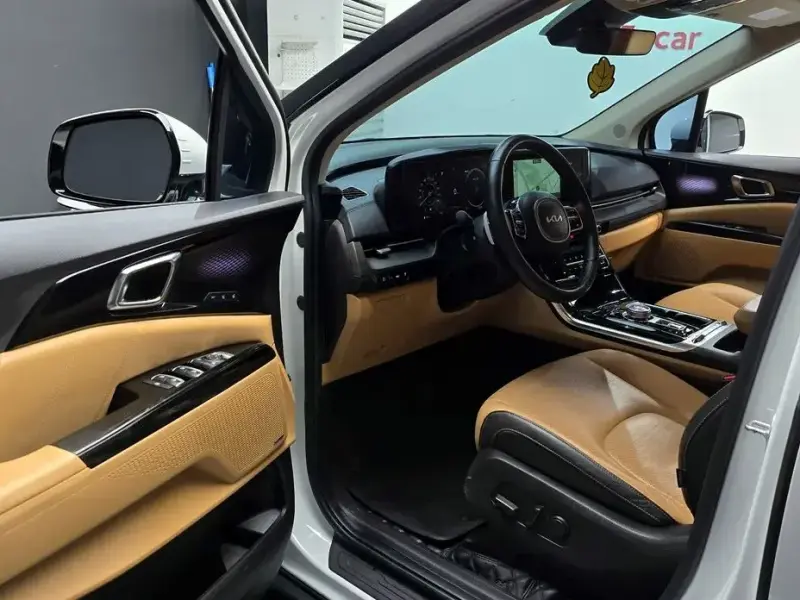 2023 Kia Carnival с пробегом 33 970 км