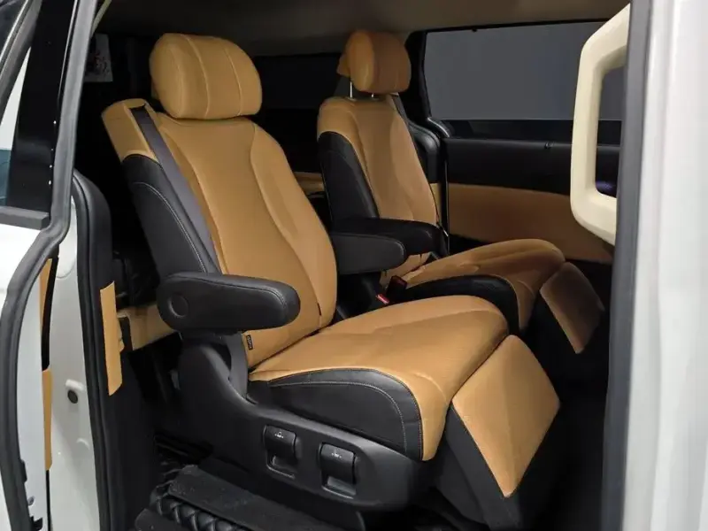 2023 Kia Carnival с пробегом 33 970 км