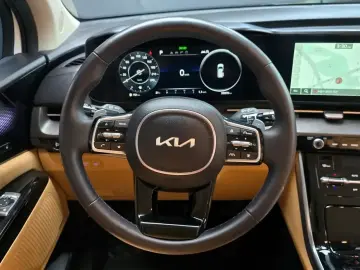 2023 Kia Carnival с пробегом 33 970 км