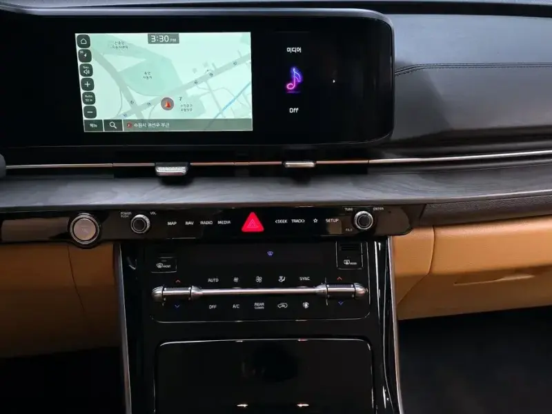 2023 Kia Carnival с пробегом 33 970 км