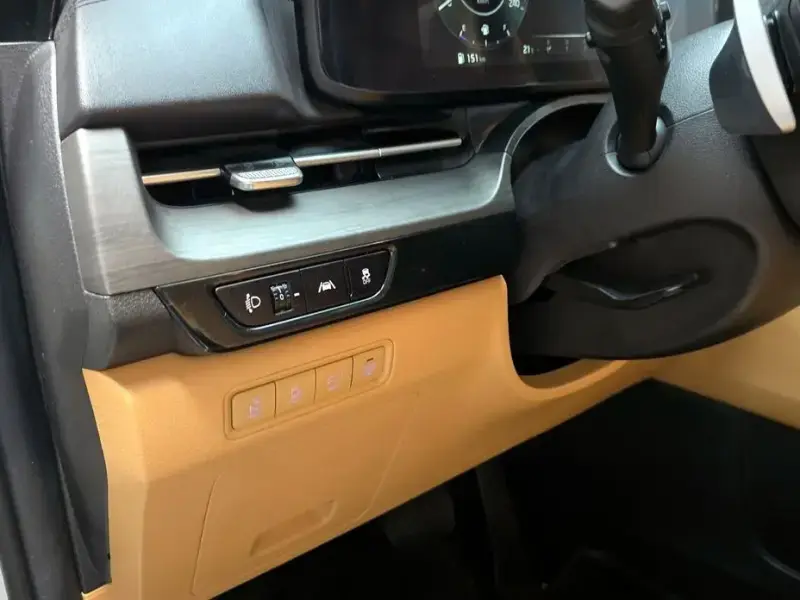 2023 Kia Carnival с пробегом 33 970 км