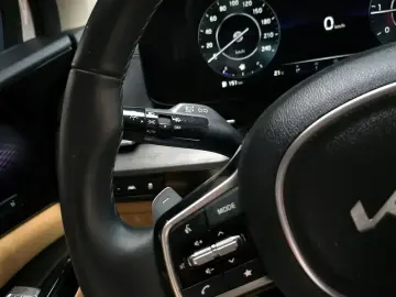 2023 Kia Carnival с пробегом 33 970 км