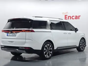 2022 Kia Carnival с пробегом 32 708 км