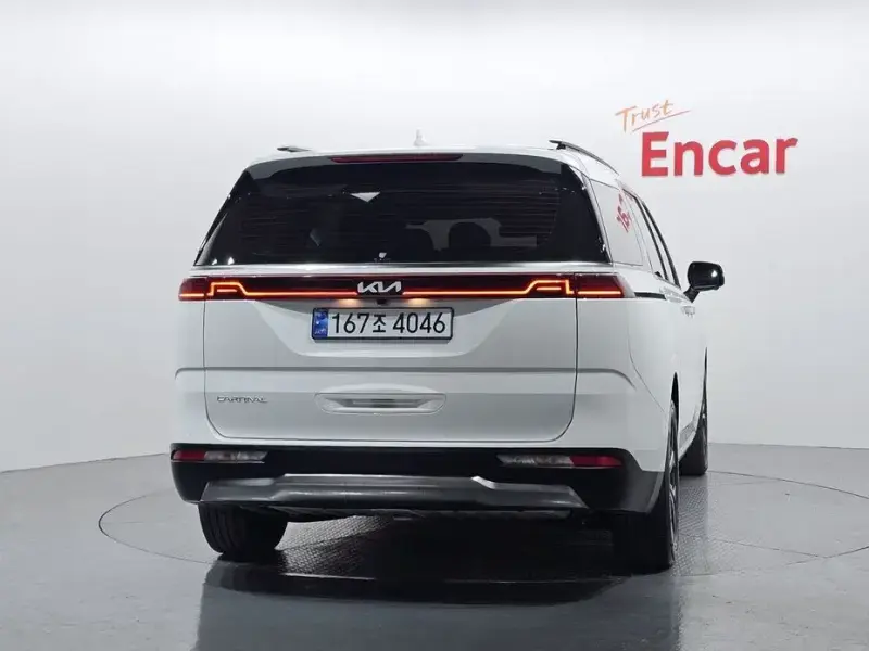 2022 Kia Carnival с пробегом 32 708 км