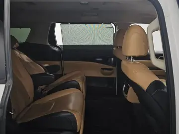 2021 Kia Carnival с пробегом 151 691 км
