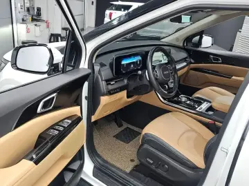 2022 Kia Carnival с пробегом 32 708 км