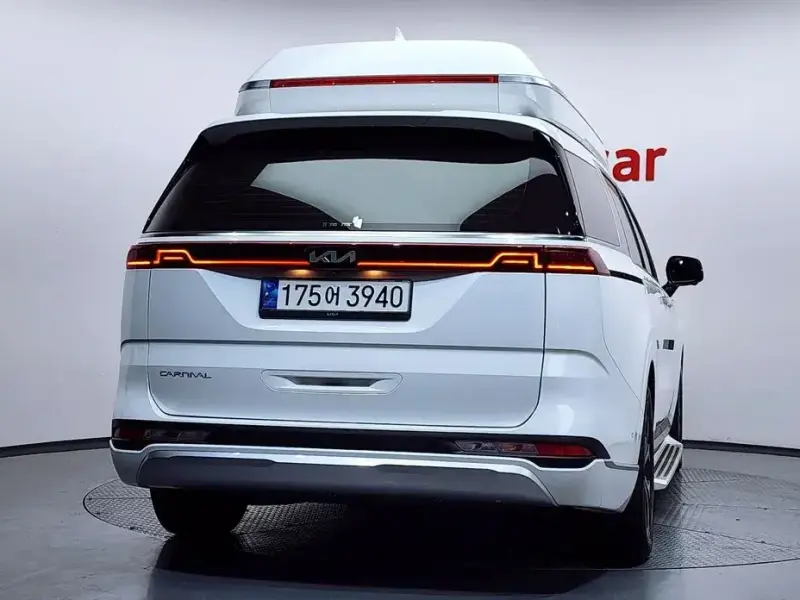 2022 Kia Carnival с пробегом 83 922 км