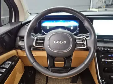 2022 Kia Carnival с пробегом 32 708 км