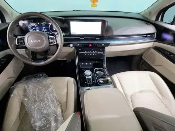 2022 Kia Carnival с пробегом 83 922 км