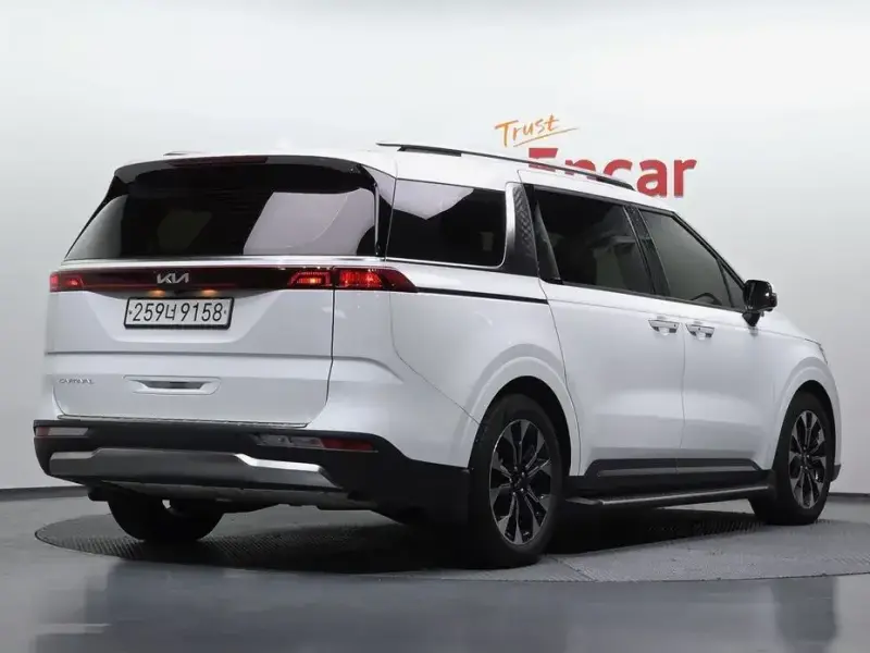 2022 Kia Carnival с пробегом 119 719 км