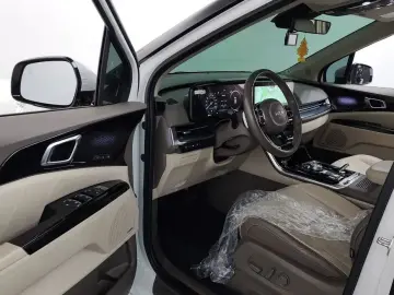 2022 Kia Carnival с пробегом 83 922 км