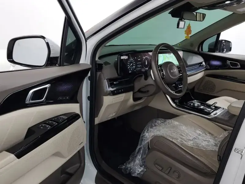 2022 Kia Carnival с пробегом 83 922 км