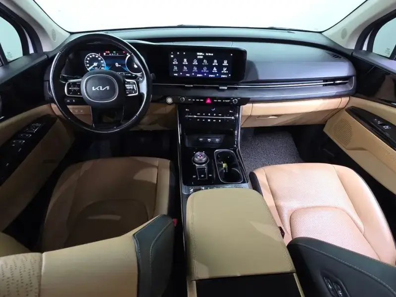 2022 Kia Carnival с пробегом 119 719 км