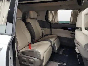 2022 Kia Carnival с пробегом 83 922 км