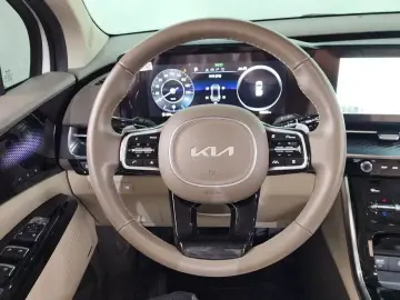 2022 Kia Carnival с пробегом 83 922 км