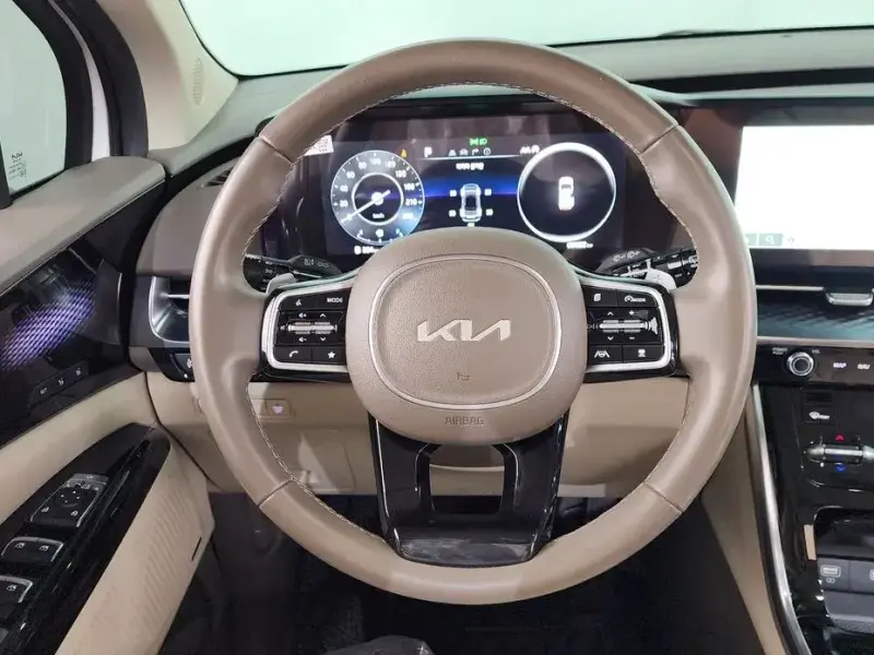 2022 Kia Carnival с пробегом 83 922 км