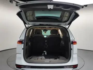 2022 Kia Carnival с пробегом 83 922 км