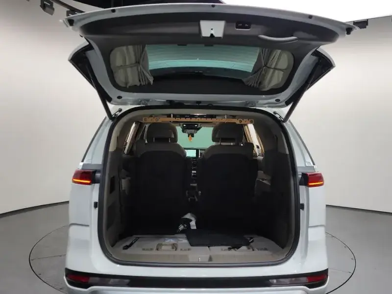 2022 Kia Carnival с пробегом 83 922 км