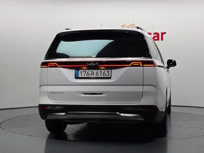 2022 Kia Carnival с пробегом 54 733 км