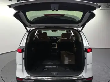 2022 Kia Carnival с пробегом 119 719 км