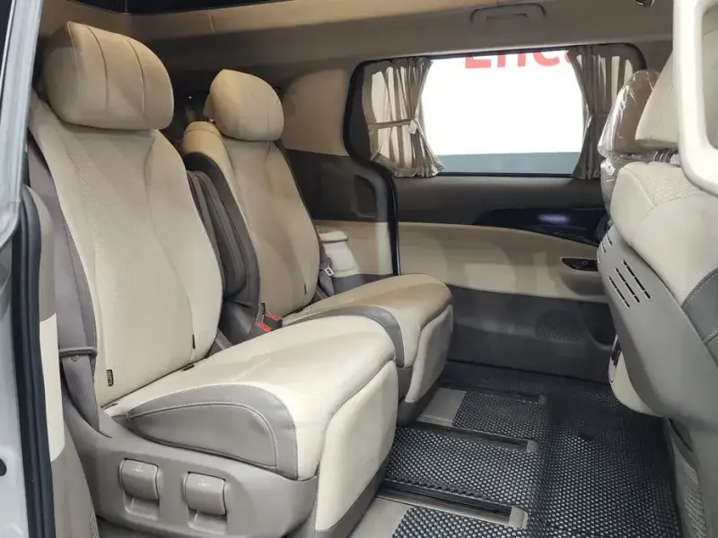 2021 Kia Carnival с пробегом 35 057 км