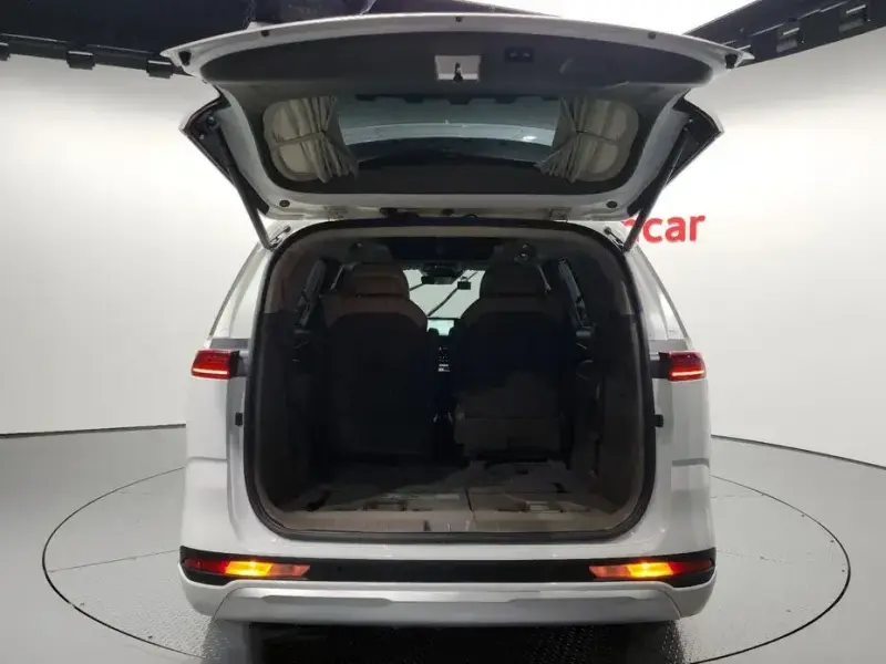 2021 Kia Carnival с пробегом 35 057 км