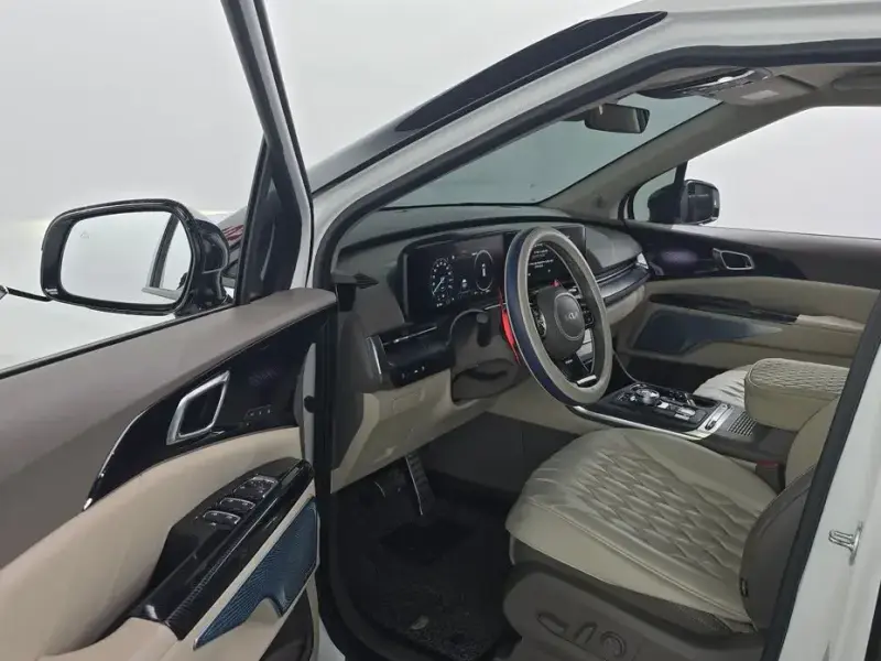 2022 Kia Carnival с пробегом 48 833 км