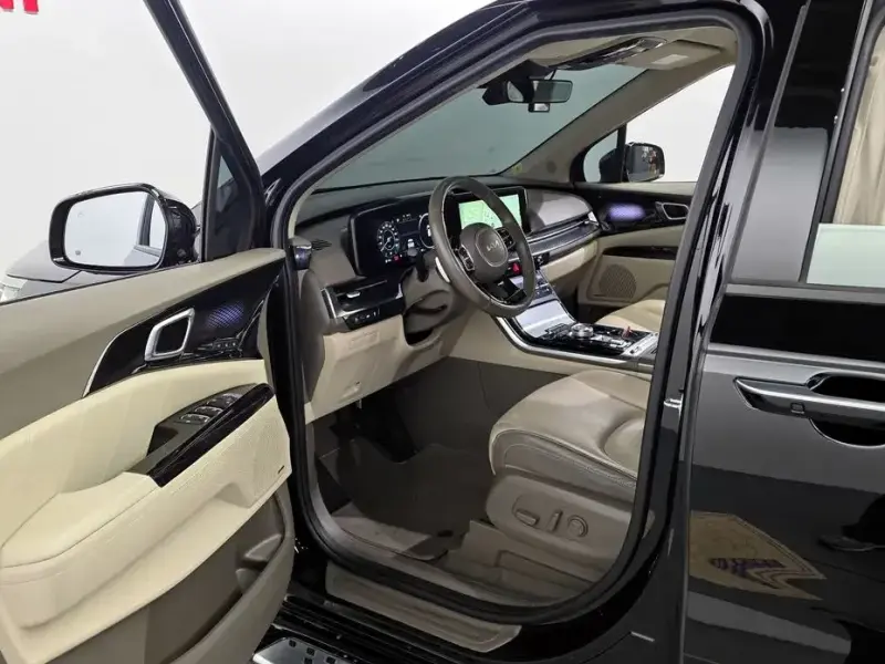 2023 Kia Carnival с пробегом 93 997 км