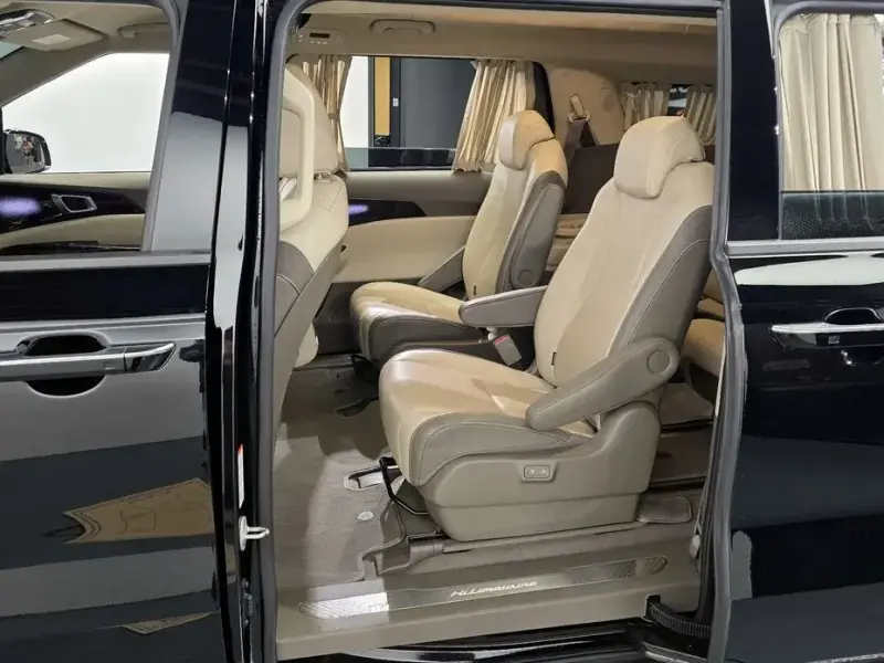 2023 Kia Carnival с пробегом 93 997 км