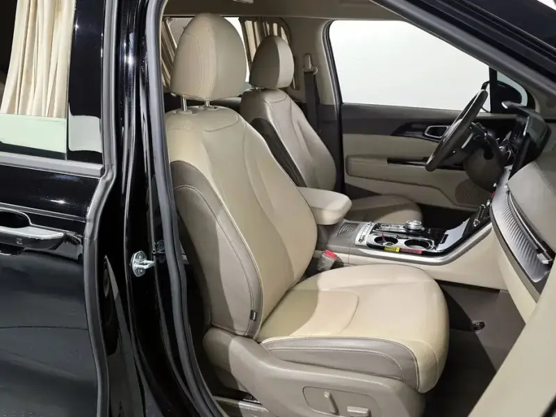 2023 Kia Carnival с пробегом 93 997 км