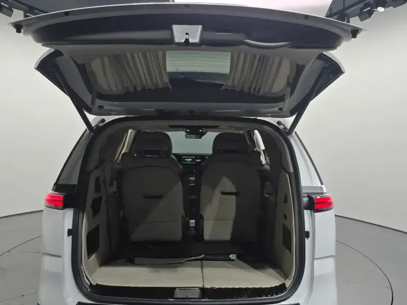 2022 Kia Carnival с пробегом 48 833 км