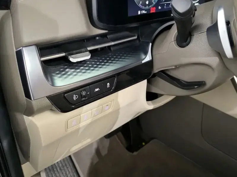 2023 Kia Carnival с пробегом 93 997 км