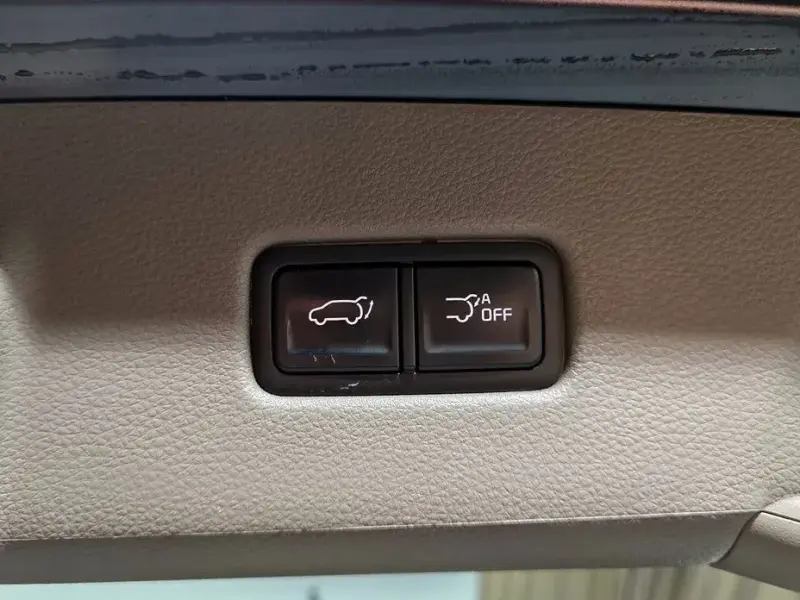 2023 Kia Carnival с пробегом 93 997 км