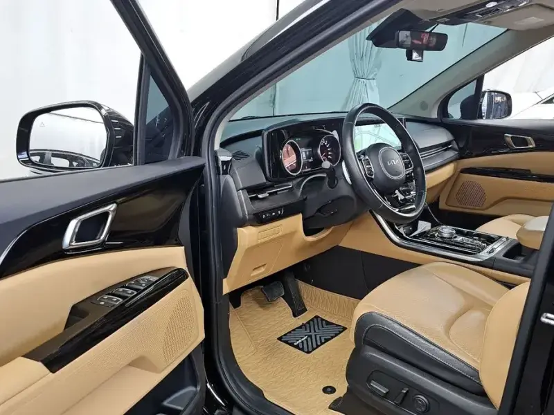 2022 Kia Carnival с пробегом 72 331 км
