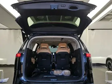 2022 Kia Carnival с пробегом 72 331 км