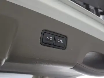 2023 Kia Carnival с пробегом 145 277 км