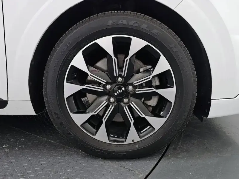 2021 Kia Carnival с пробегом 47 411 км