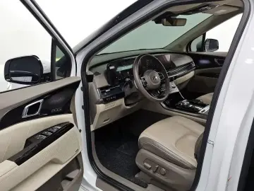 2021 Kia Carnival с пробегом 47 411 км