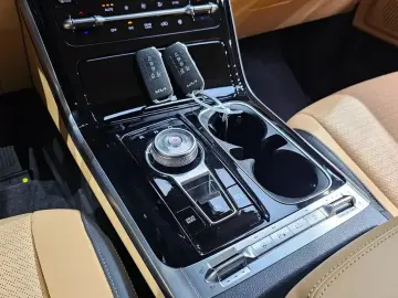 2023 Kia Carnival с пробегом 52 480 км