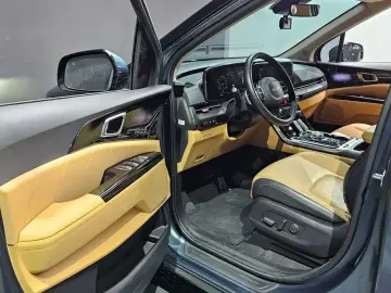 2023 Kia Carnival с пробегом 52 480 км