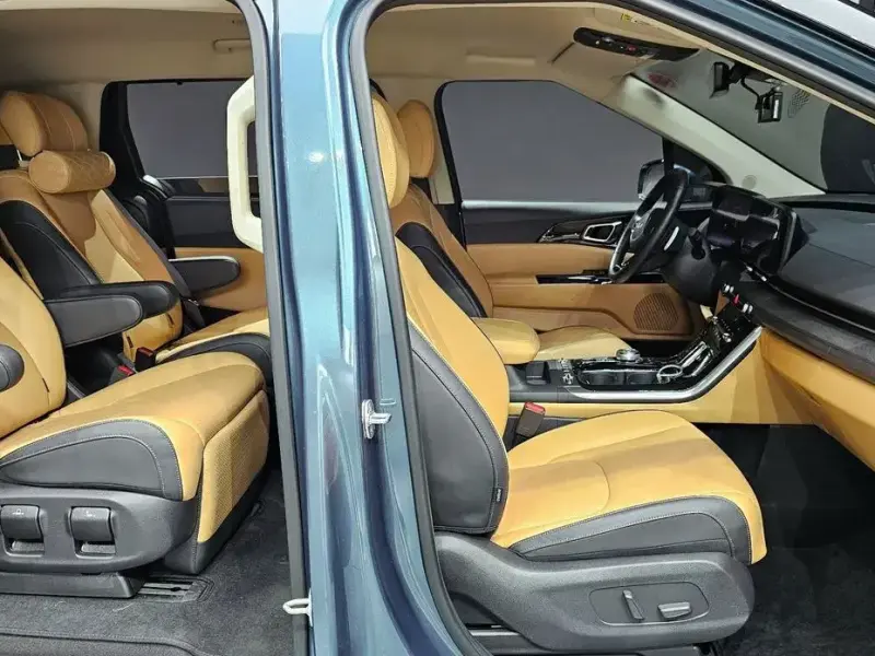 2023 Kia Carnival с пробегом 52 480 км