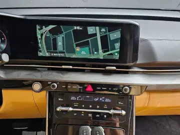 2023 Kia Carnival с пробегом 52 480 км