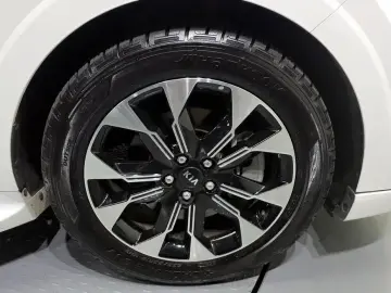 2021 Kia Carnival с пробегом 51 728 км