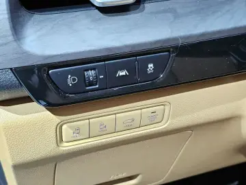 2023 Kia Carnival с пробегом 52 480 км